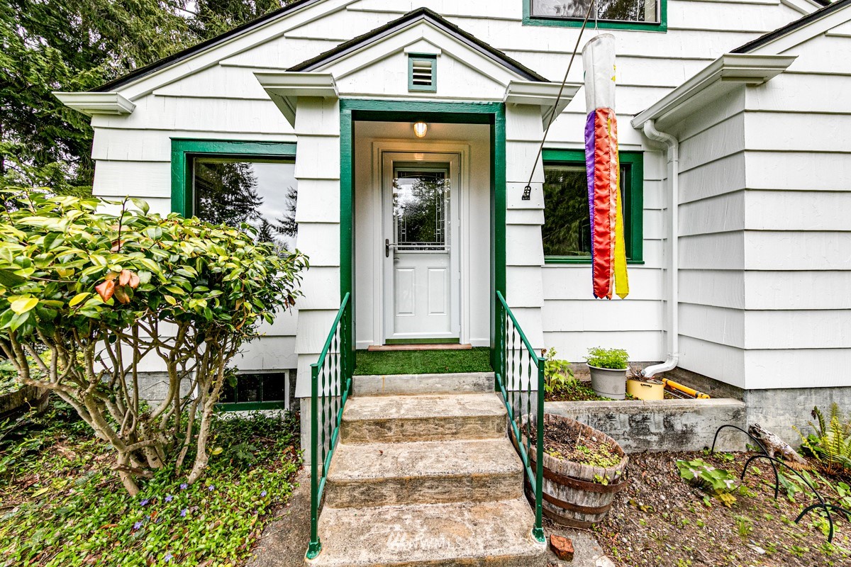 3822 South Mt Angeles Road Port Angeles, WA 98362 - Photo 2 of 40 Gallery Image 2