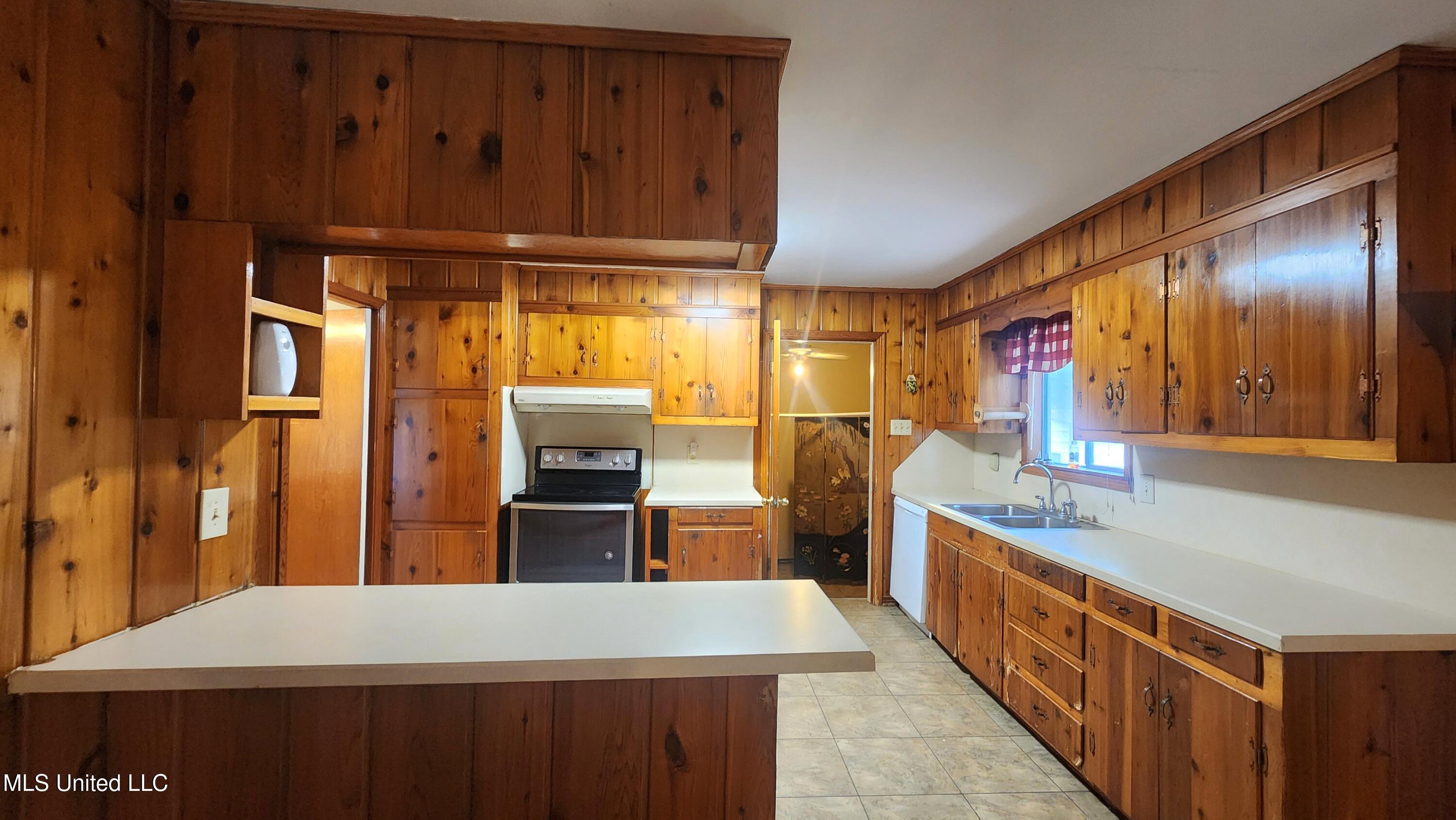 19 Shadow Lane Natchez, MS 39120 - Photo 7 of 22 20251006_132249