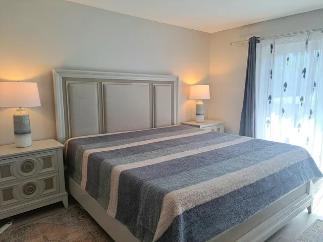 $2,500 | 1502 South Lakeside Drive, Unit 208, Lake Worth Beach, FL 33460