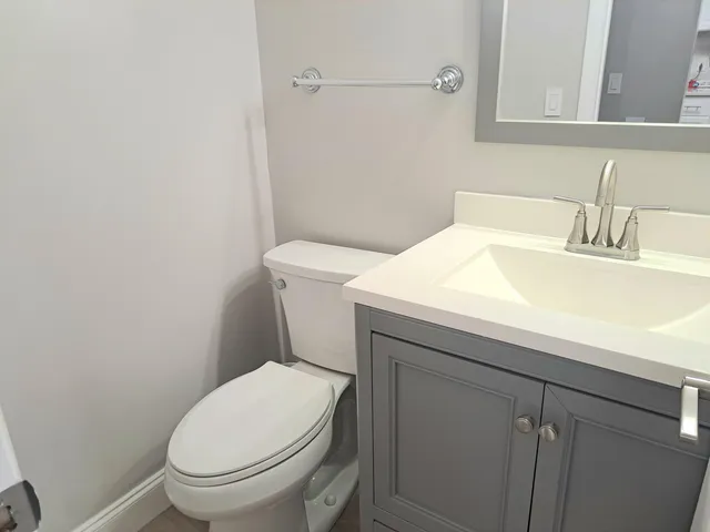 $2,500 | 1502 South Lakeside Drive, Unit 208, Lake Worth Beach, FL 33460