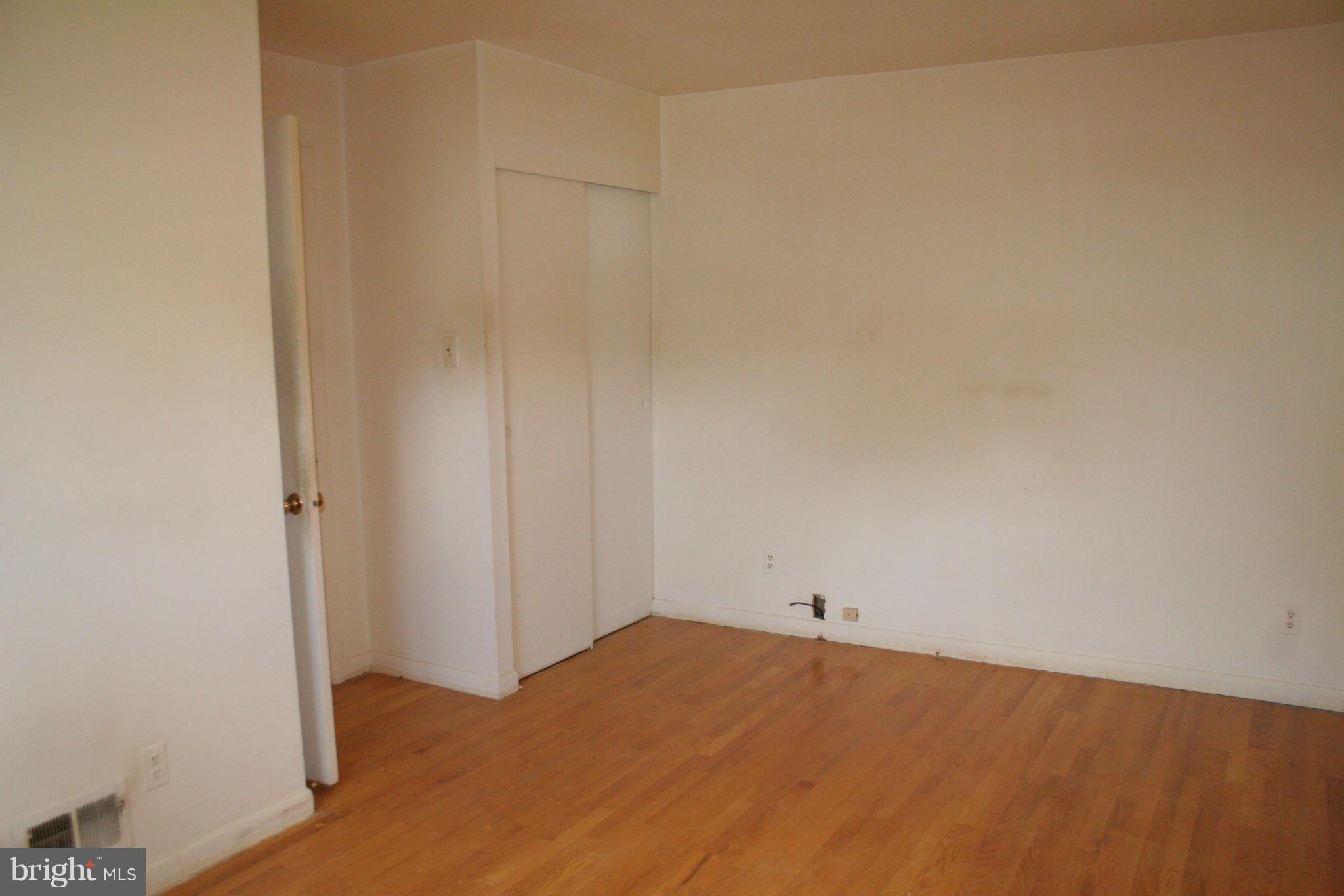8906 Robin Place Laurel, MD 20708 - Photo 15 of 23 Bedroom (Master)