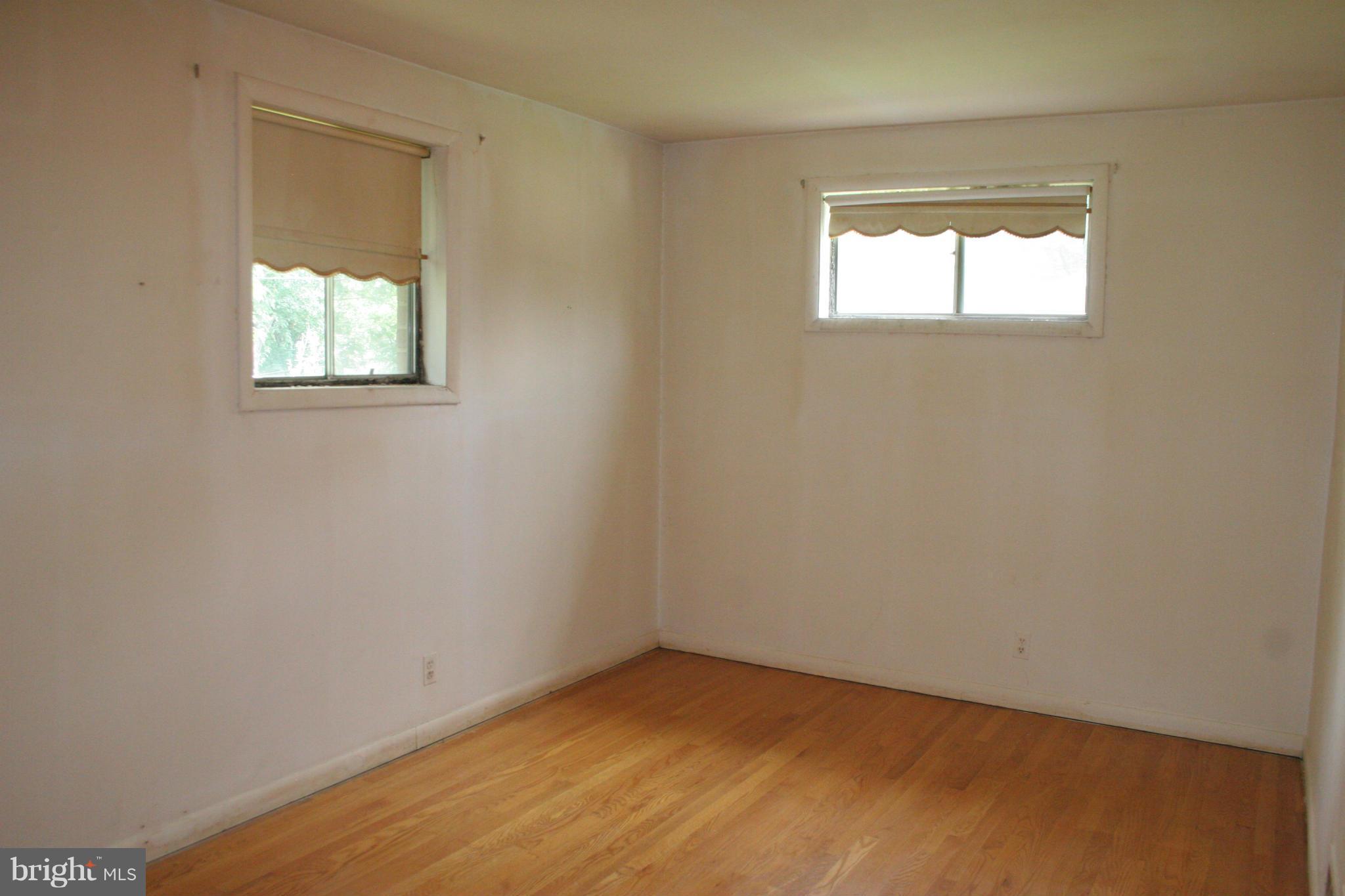 8906 Robin Place Laurel, MD 20708 - Photo 16 of 23 Bedroom (Master)