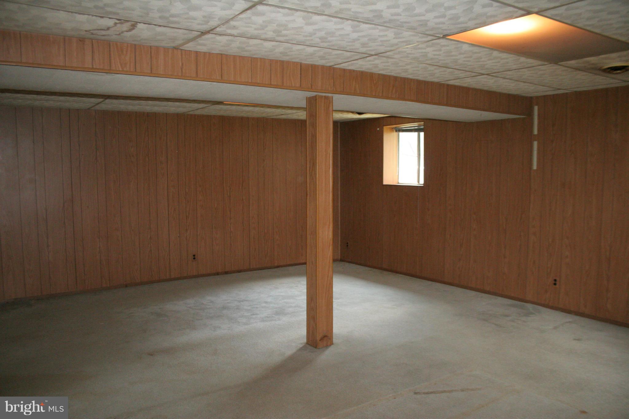 8906 Robin Place Laurel, MD 20708 - Photo 18 of 23 Interior (General)