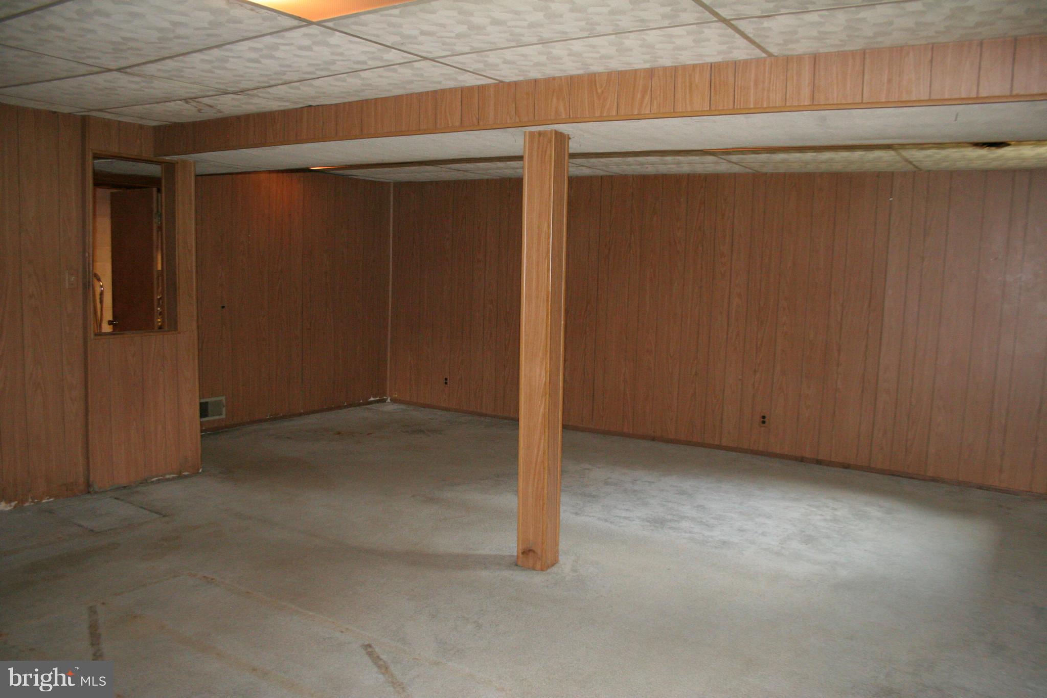 8906 Robin Place Laurel, MD 20708 - Photo 19 of 23 Interior (General)