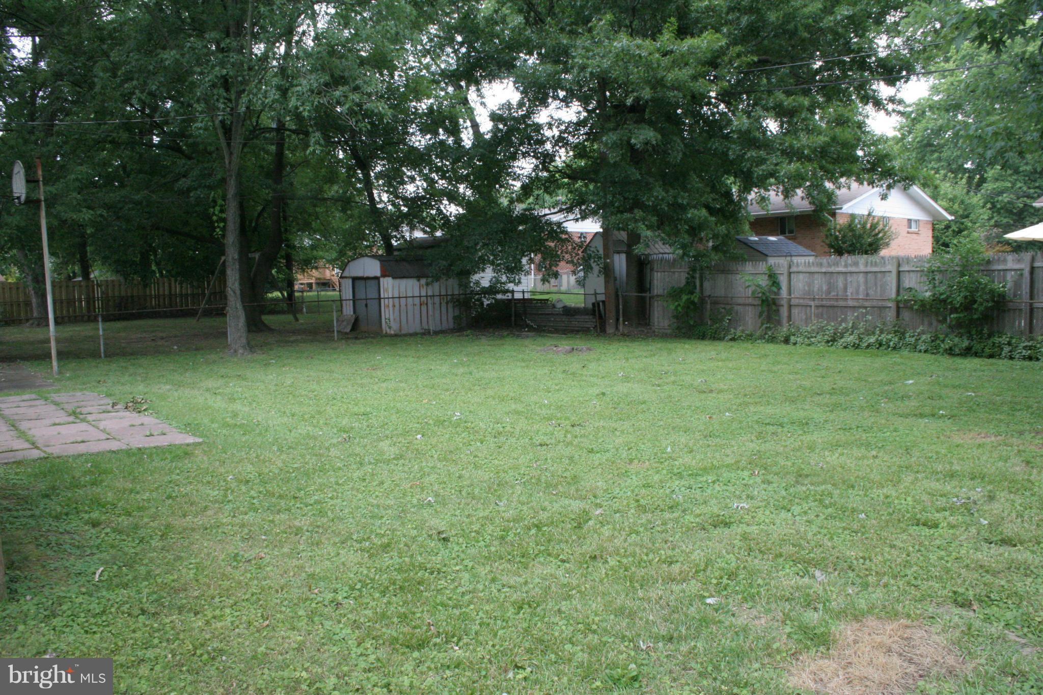 8906 Robin Place Laurel, MD 20708 - Photo 22 of 23 Exterior (Rear)