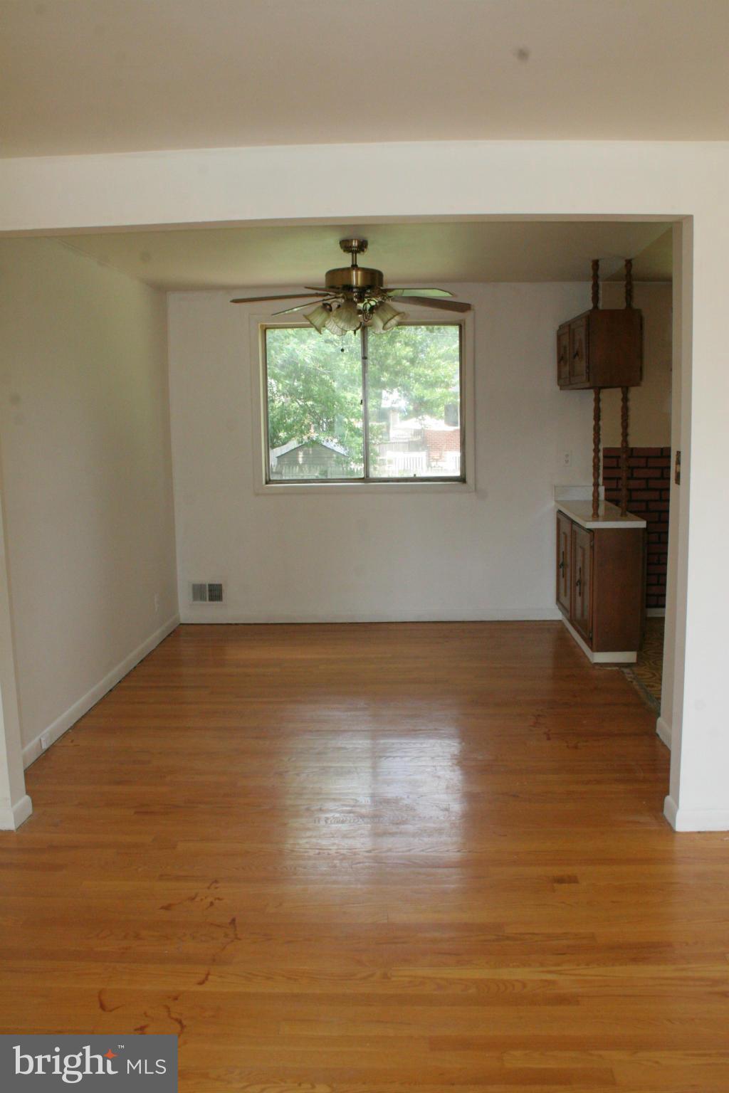 8906 Robin Place Laurel, MD 20708 - Photo 5 of 23 Dining Room