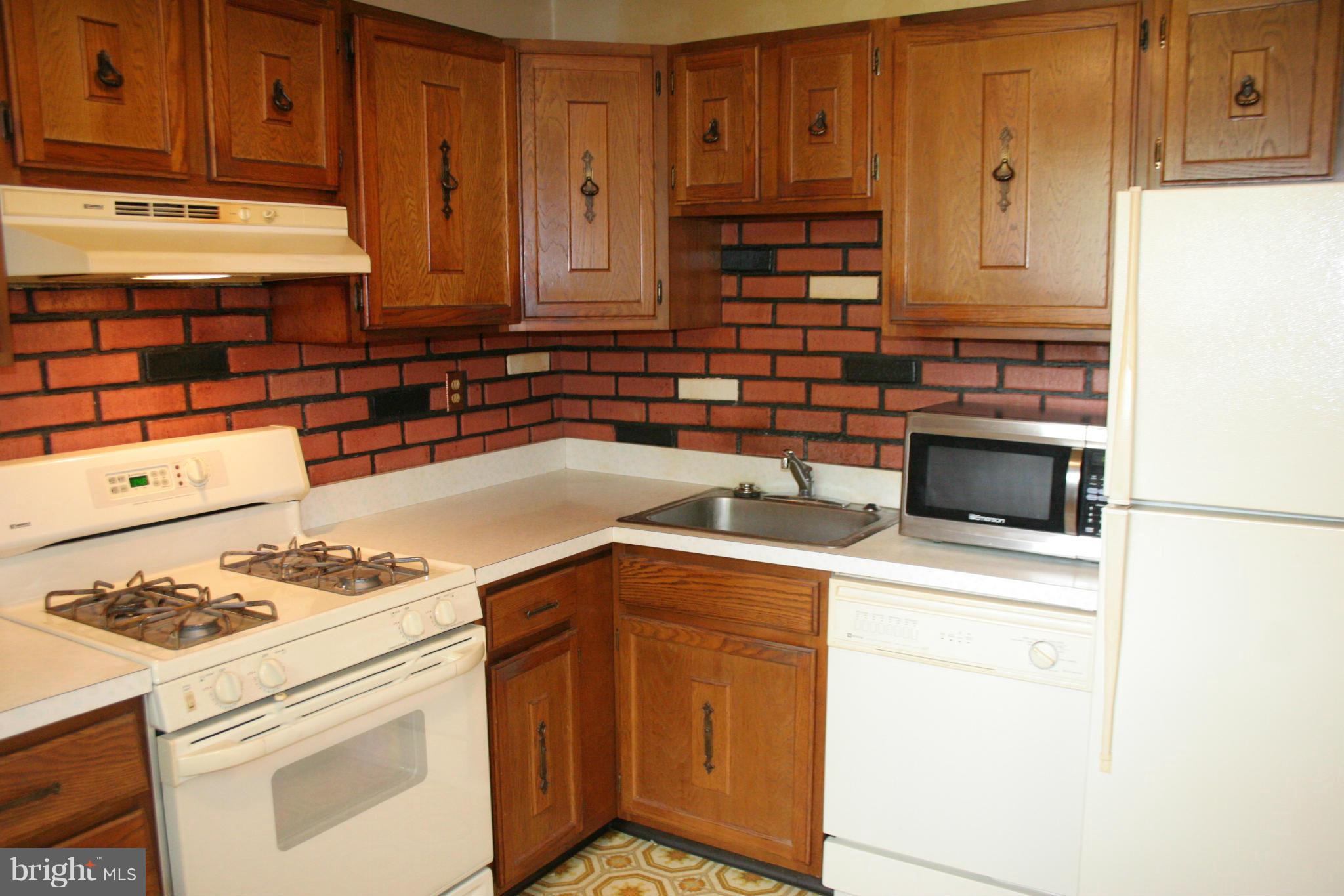8906 Robin Place Laurel, MD 20708 - Photo 8 of 23 Kitchen
