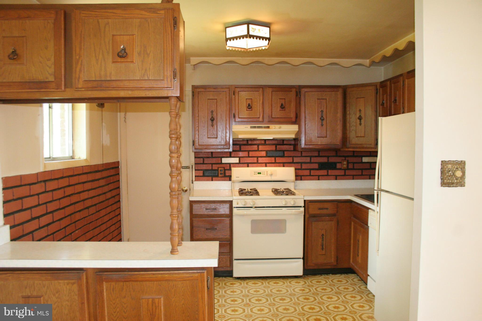 8906 Robin Place Laurel, MD 20708 - Photo 10 of 23 Kitchen