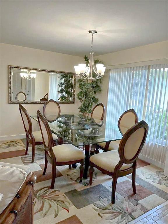 3337 Springmill Circle Sarasota, FL 34239 - Photo 11 of 51