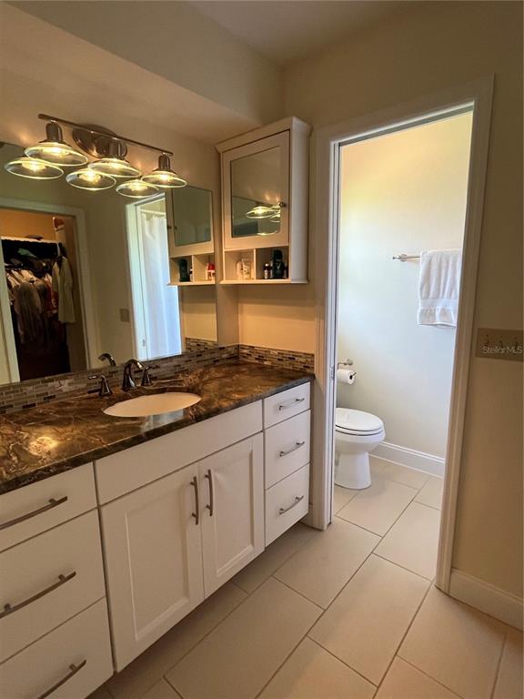 3337 Springmill Circle Sarasota, FL 34239 - Photo 29 of 51