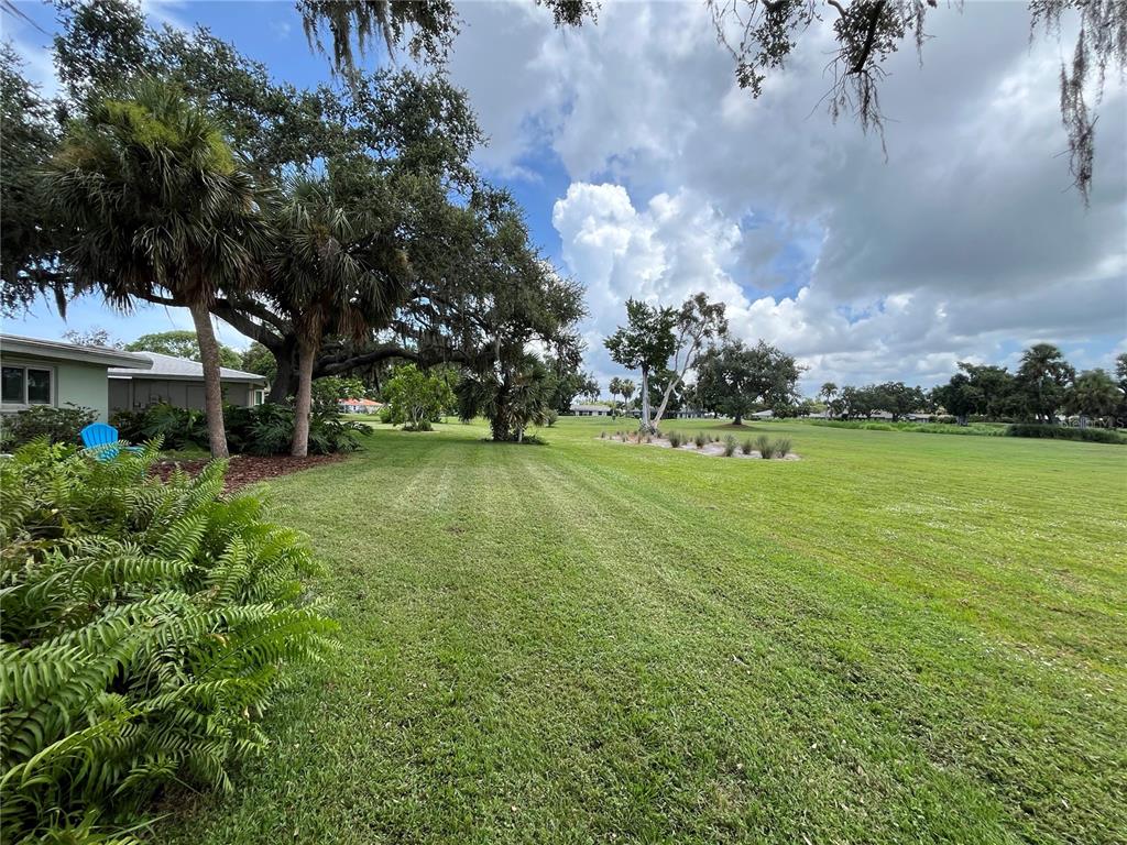 3337 Springmill Circle Sarasota, FL 34239 - Photo 38 of 51