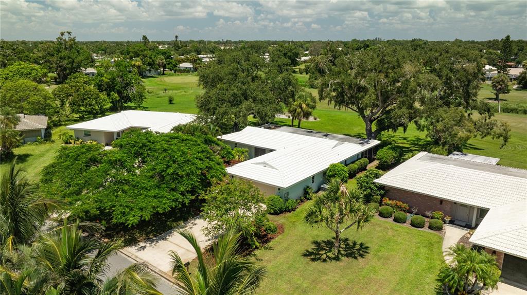 3337 Springmill Circle Sarasota, FL 34239 - Photo 49 of 51