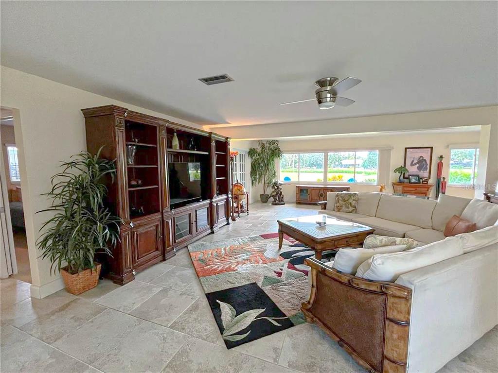 3337 Springmill Circle Sarasota, FL 34239 - Photo 9 of 51