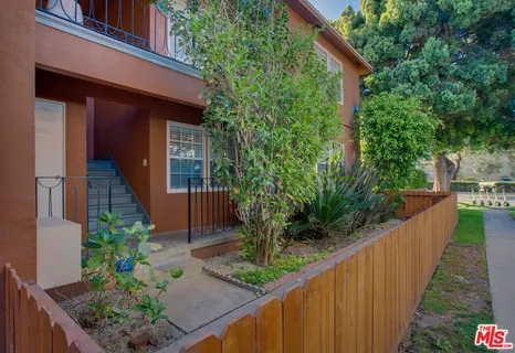 $1,575,000 | 1146 Venice Blvd., Venice, CA 90291