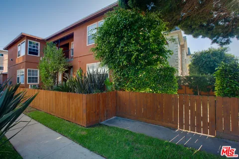 $1,575,000 | 1146 Venice Blvd., Venice, CA 90291