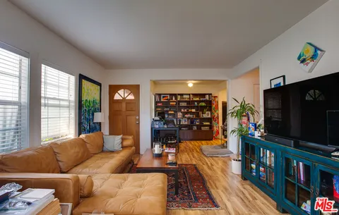 $1,575,000 | 1146 Venice Blvd., Venice, CA 90291