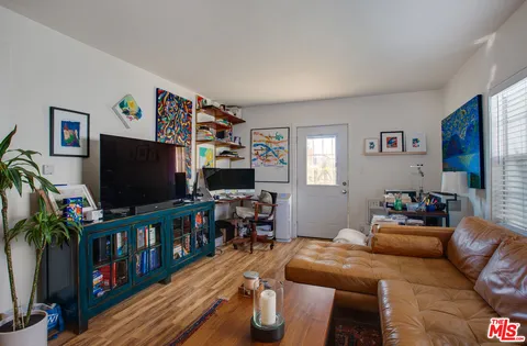 $1,575,000 | 1146 Venice Blvd., Venice, CA 90291