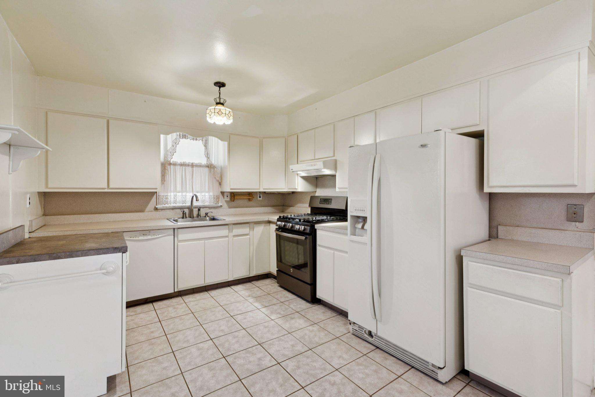 6622 Ardleigh Street Philadelphia, PA 19119 - Photo 11 of 21 Bright and airy kitchen space.