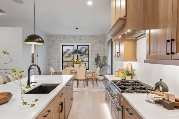 $1,050,000 | 6971 North Cairnhill Way, Eagle, ID 83616