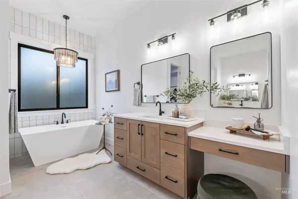 $1,050,000 | 6971 North Cairnhill Way, Eagle, ID 83616