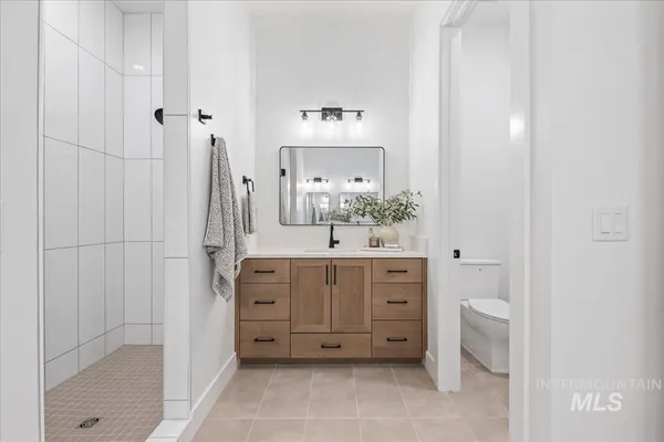 $1,050,000 | 6971 North Cairnhill Way, Eagle, ID 83616