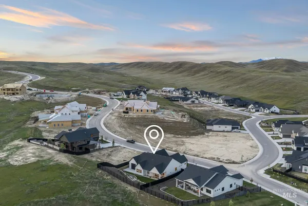 $1,050,000 | 6971 North Cairnhill Way, Eagle, ID 83616