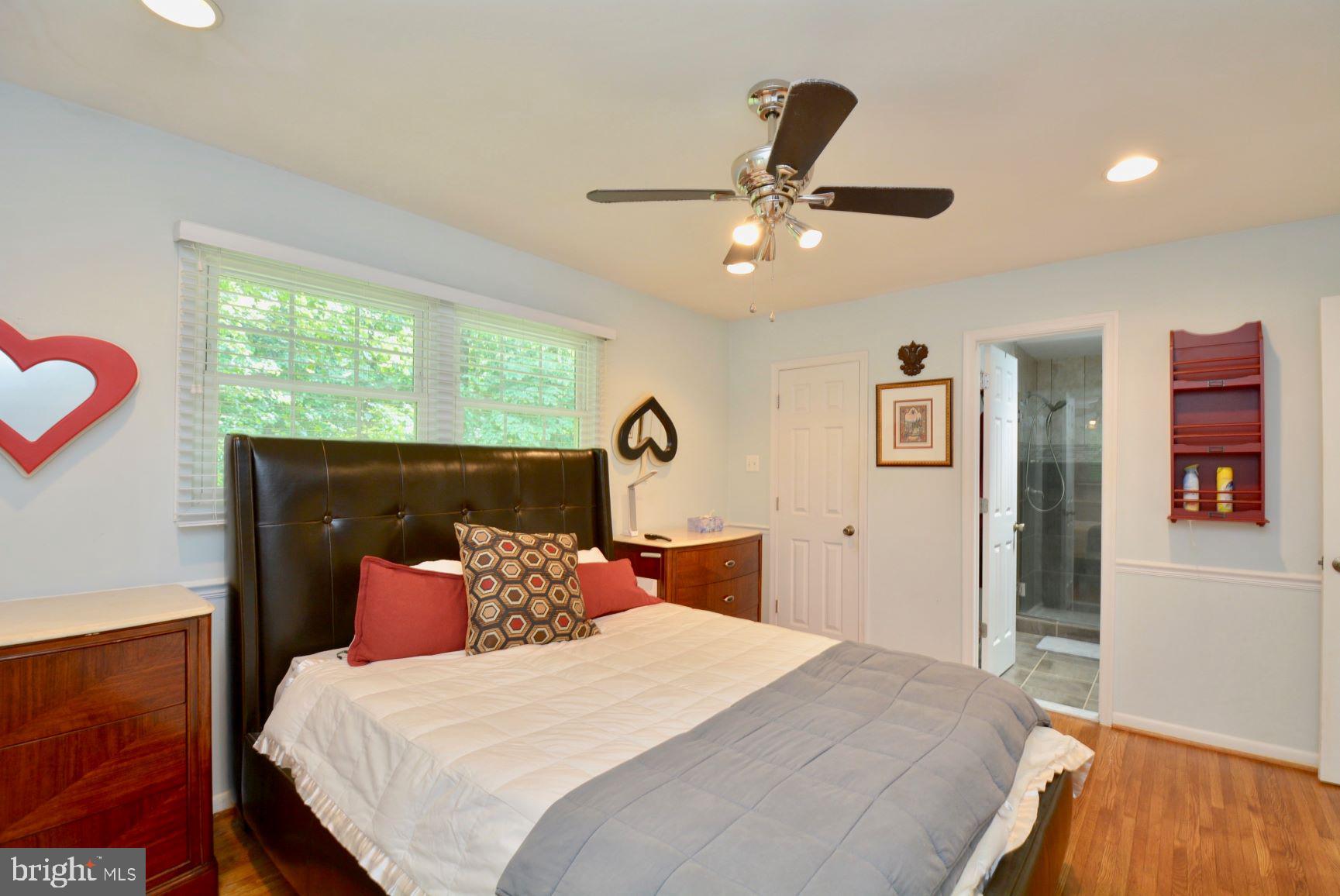 7701 Heming Place Springfield, VA 22151 - Photo 30 of 62 Master suite with lots of windows and light