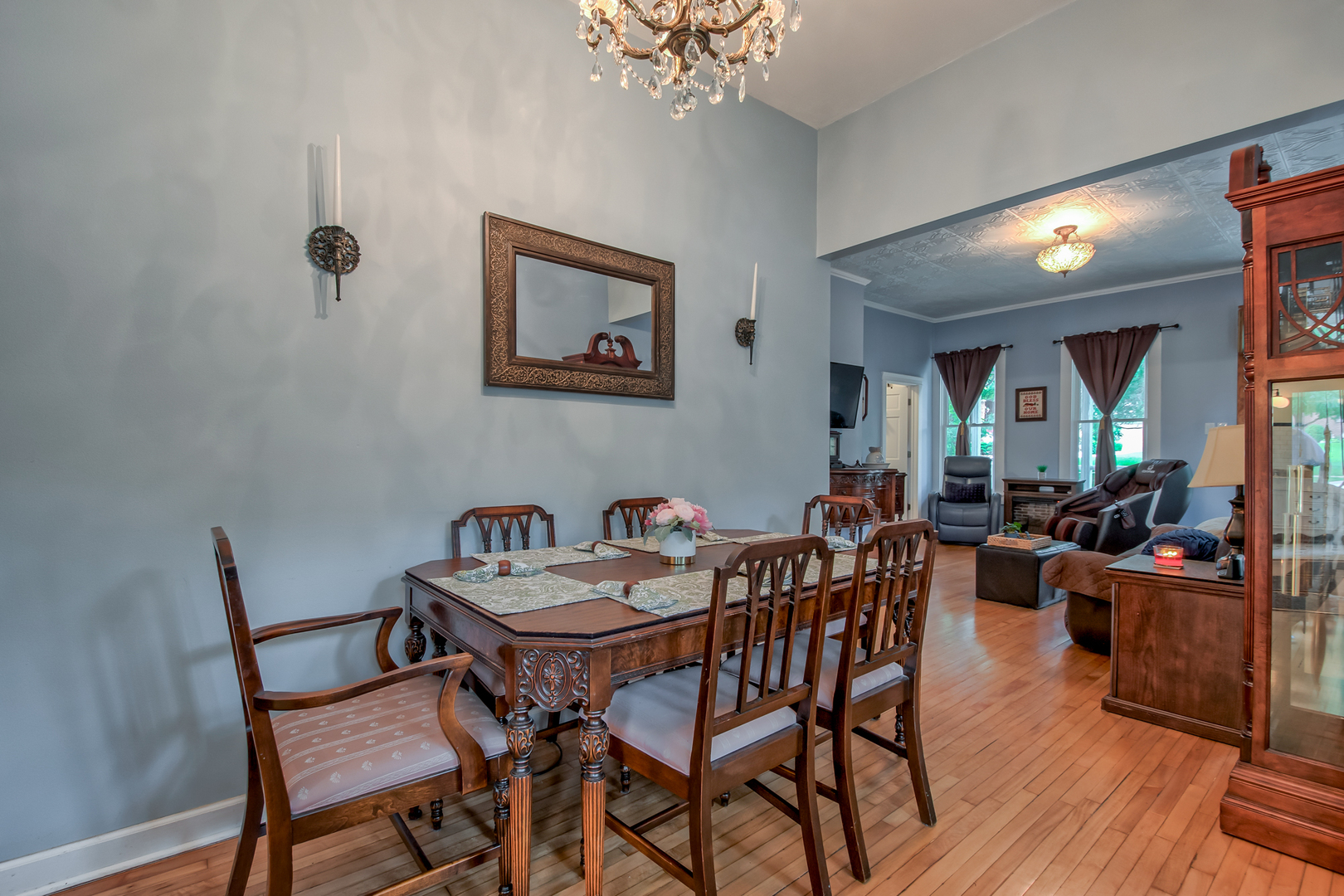 207 East Custer Street Lemont, IL 60439 - Photo 8 of 27 a view of a dining room with furniture and wooden floor