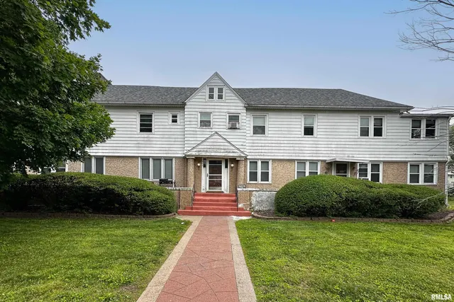 $225,000 | 905 South 5th Street, Clinton, IA 52732