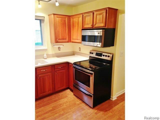 445 Buckingham Road Canton, MI 48188 - Photo 6 of 15