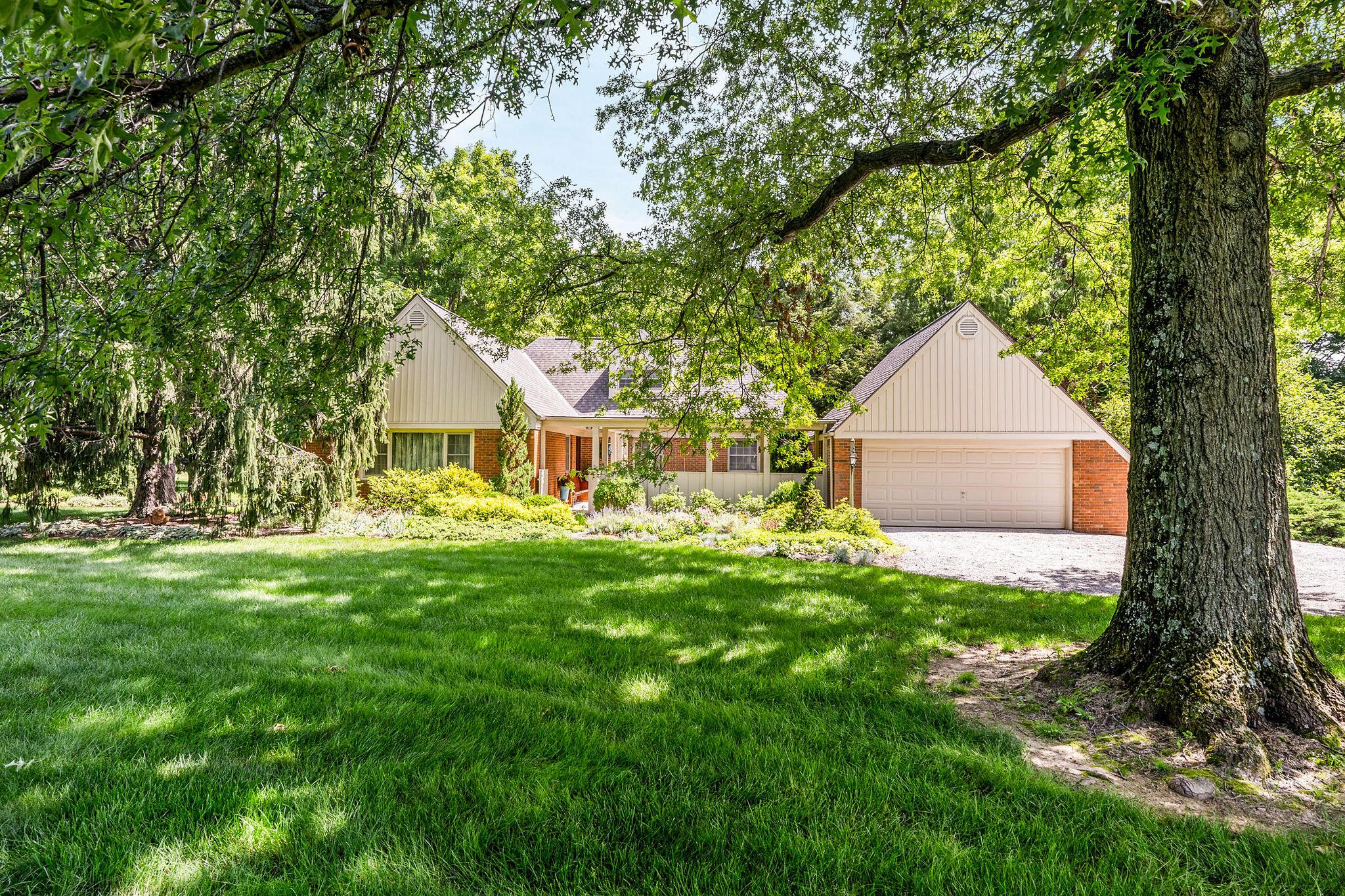 1350 Carriage Road Powell, OH 43065 - Photo 2 of 80 1350CarriageRd-14