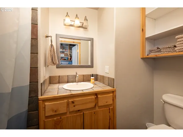 $1,500,000 | 15990 Southwest Culver Highway, Culver, OR 97734