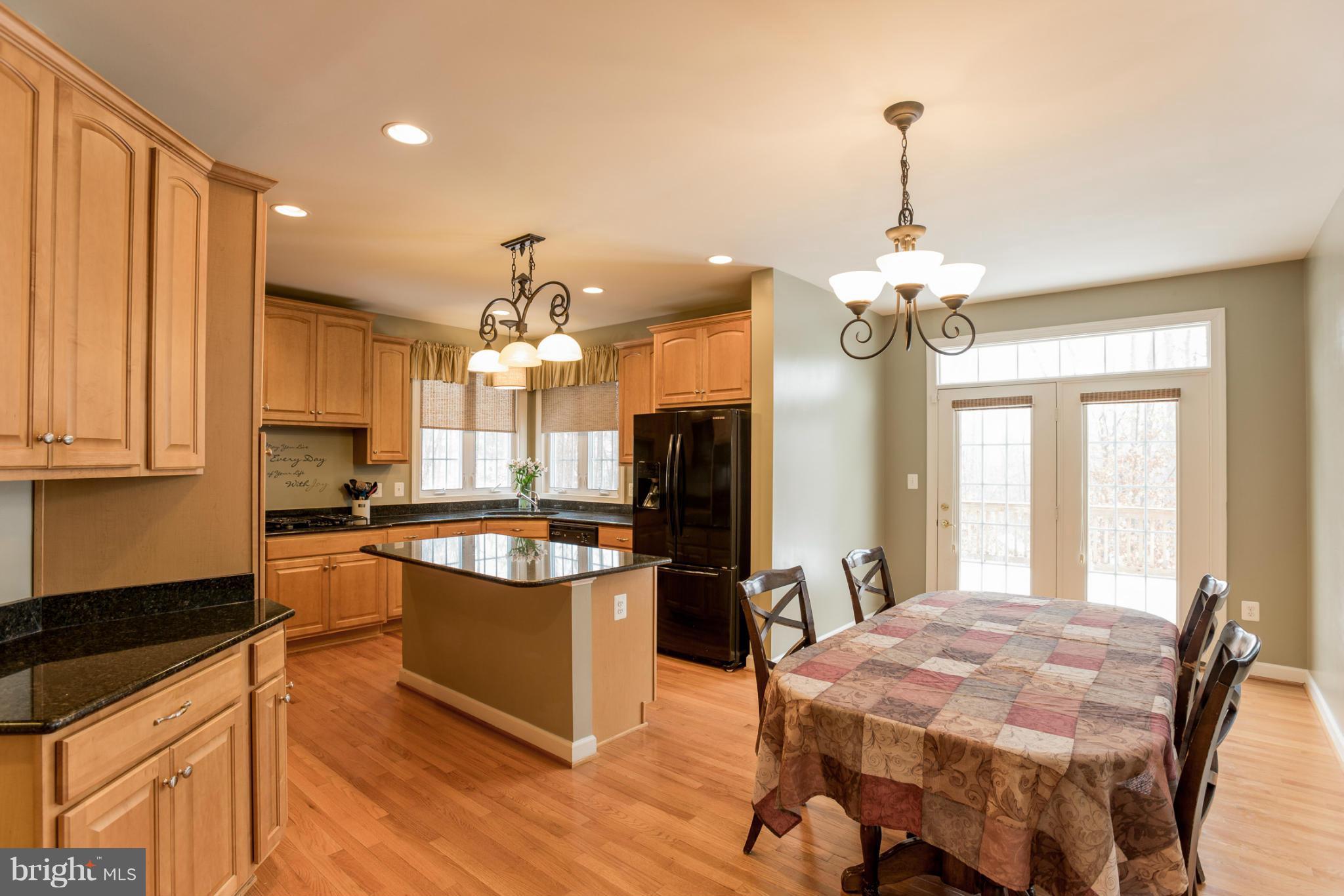 18504 Kerill Road Triangle, VA 22172 - Photo 8 of 30 Kitchen and Breakfast Area
