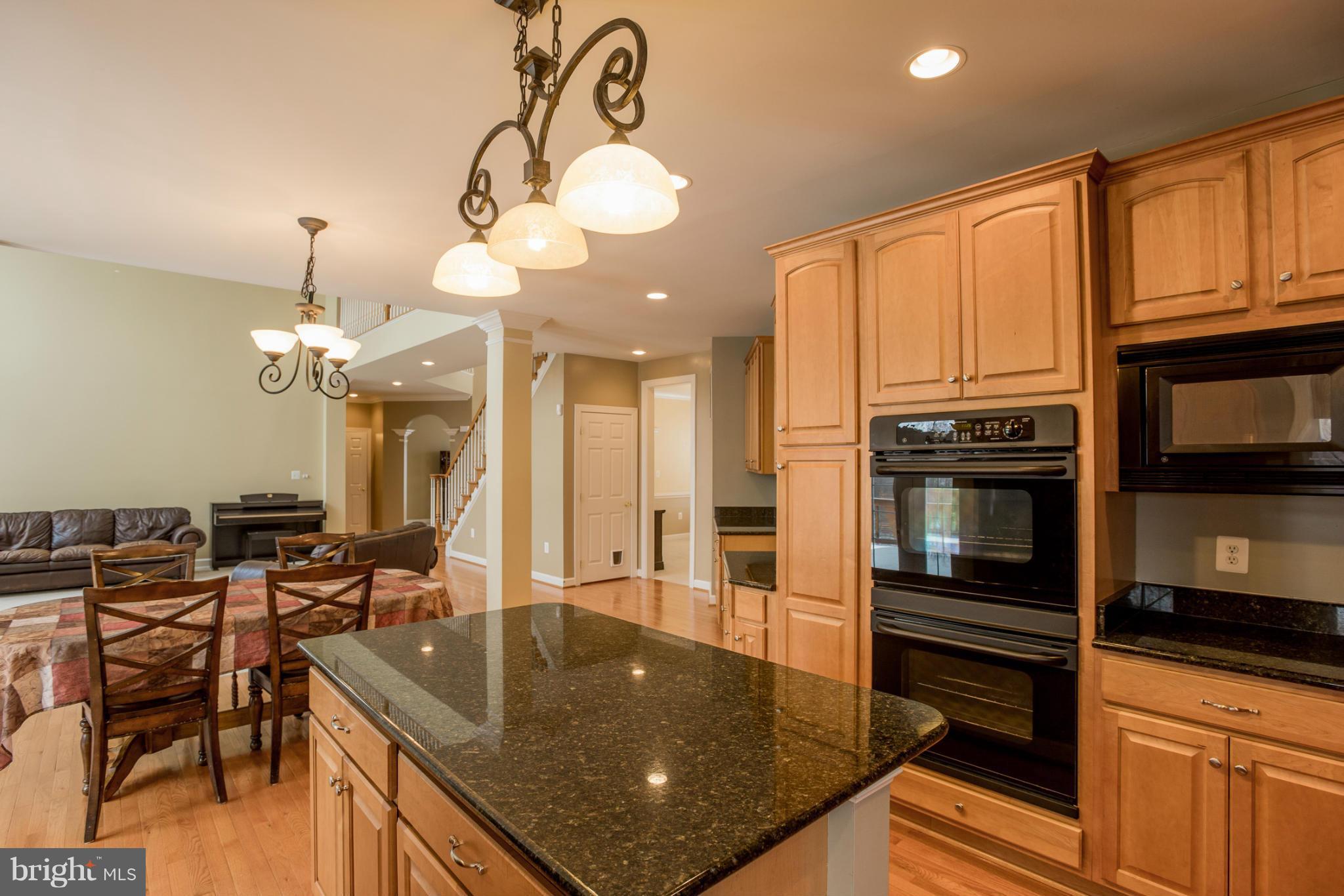 18504 Kerill Road Triangle, VA 22172 - Photo 10 of 30 Kitchen view to Family Room