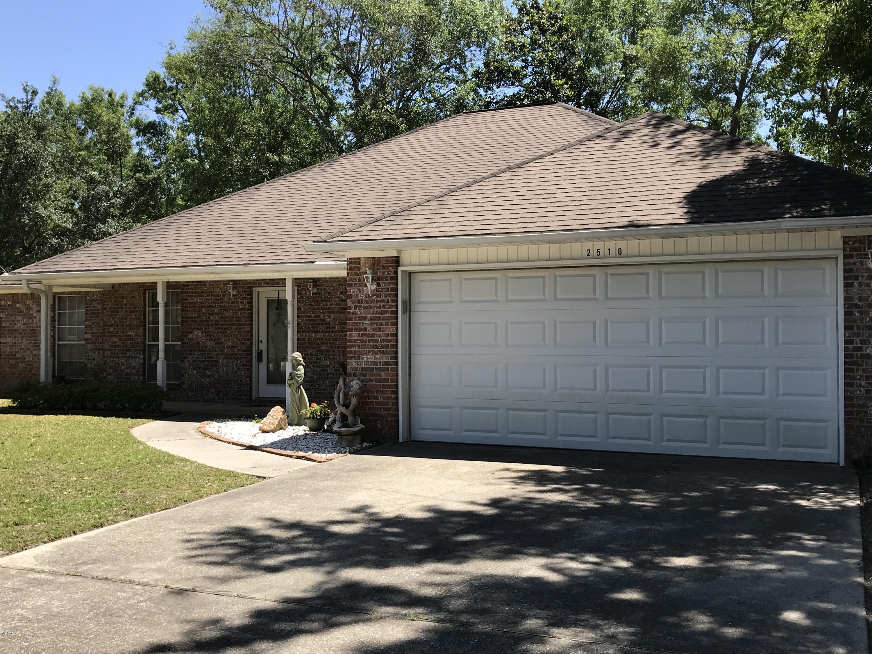 2510 Havard Road Ocean Springs, MS 39564 - Photo 3 of 23 IMG_0294
