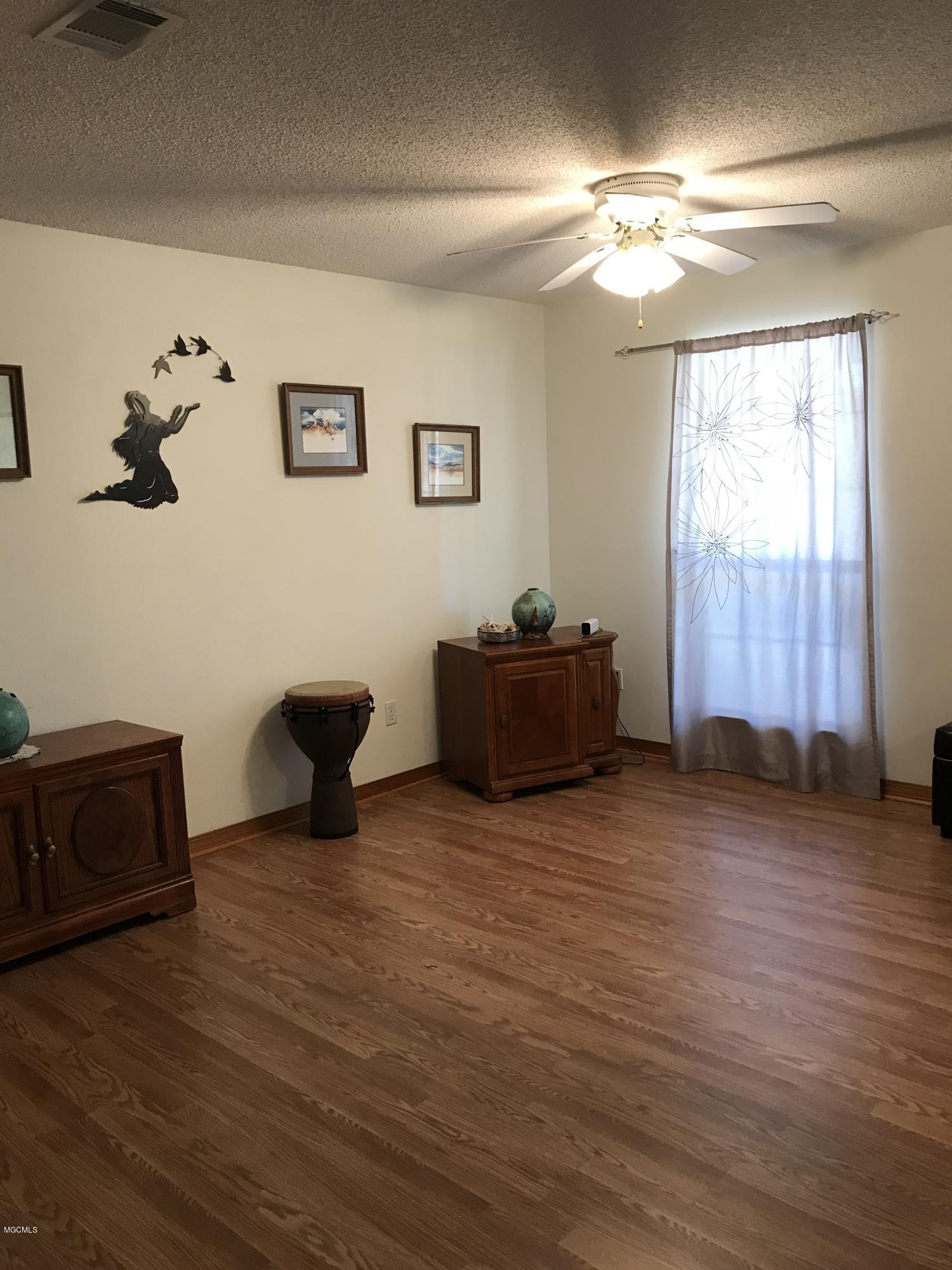 2510 Havard Road Ocean Springs, MS 39564 - Photo 7 of 23 IMG_0298