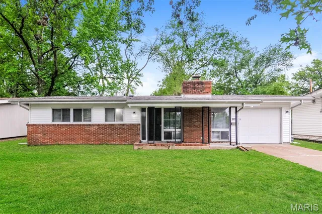 $1,680 | 2280 St Catherine Street, Florissant, MO 63033