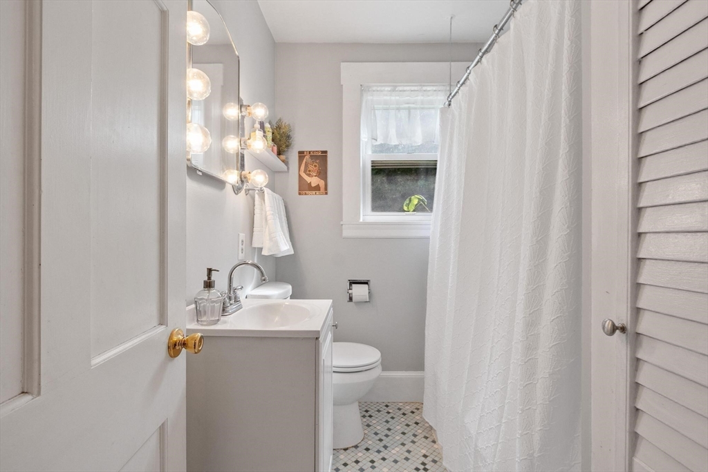 361 Mulpus Road Lunenburg, MA 01462 - Photo 32 of 42