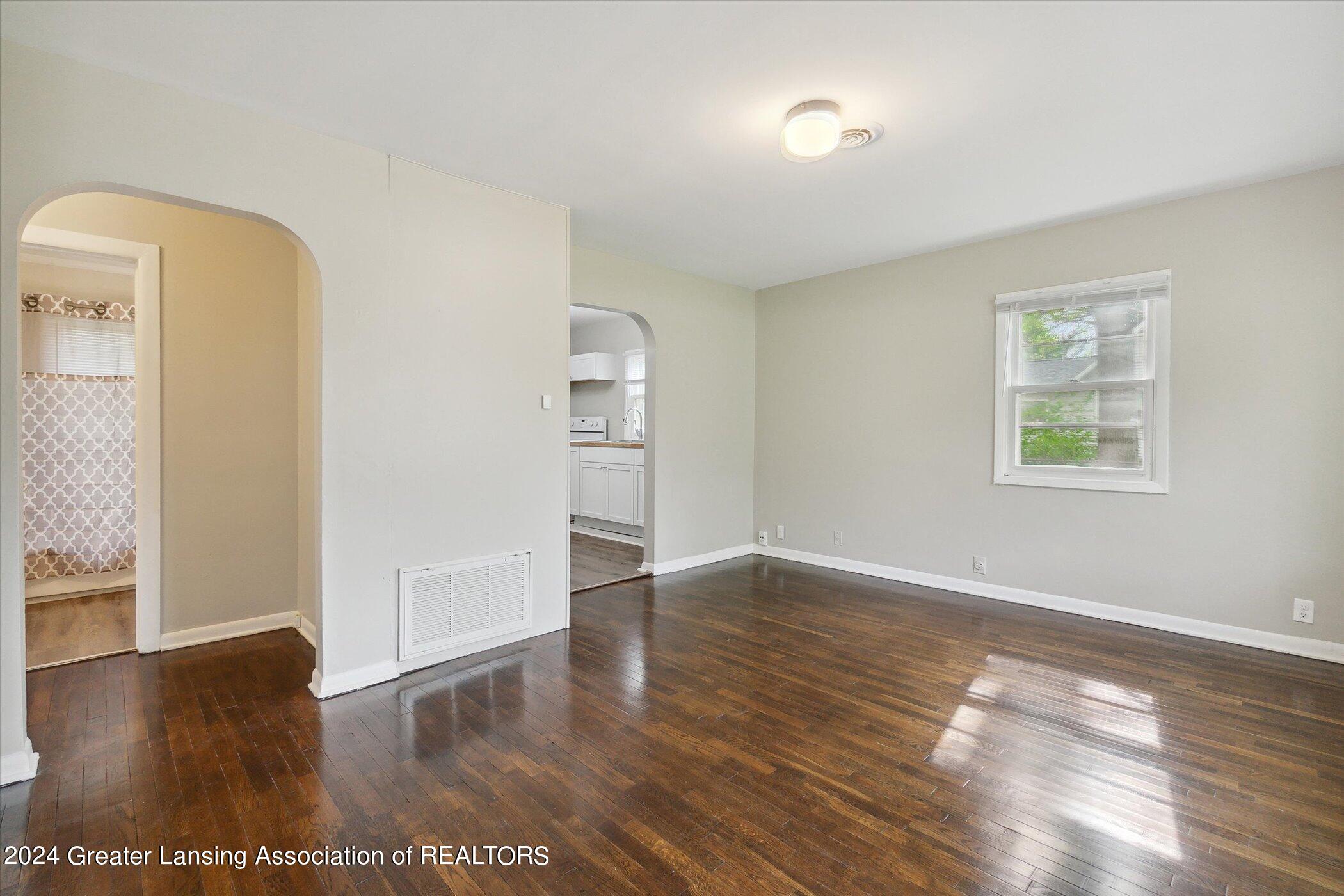 1821 West Jolly Road Lansing, MI 48910 - Photo 9 of 23 07-1821-W-Jolly-Rd-Lansing-MI-48910-Wind