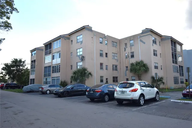 $39,900 | 2840 Somerset Drive, Unit 110M, Lauderdale Lakes, FL 33311