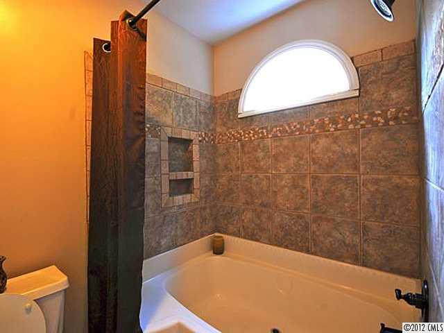 9818 Deer Spring Lane Charlotte, NC 28210 - Photo 9 of 14