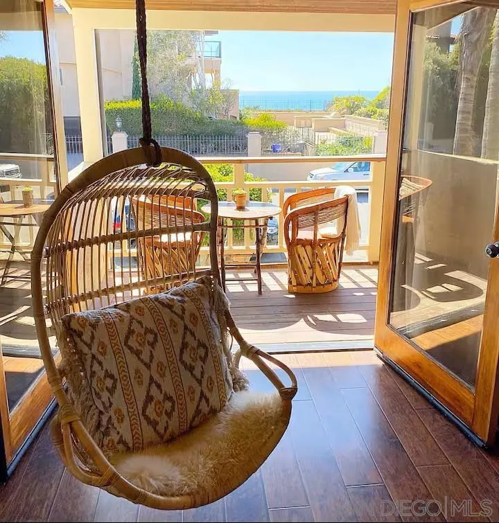 837 4th Street Encinitas, CA 92024 - Photo 19 of 41 a view of a living room