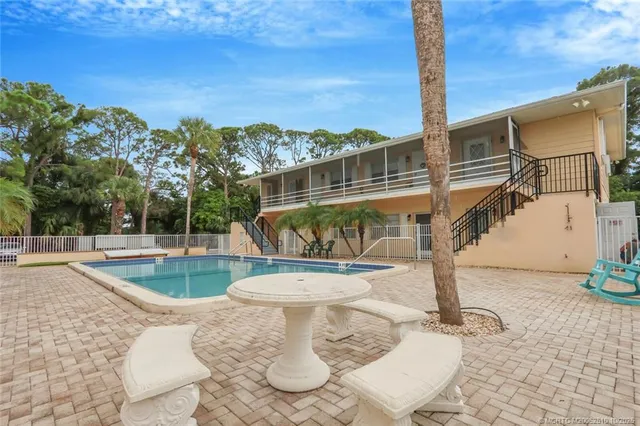 $169,000 | 333 Southeast Martin Avenue, Unit 1F, Stuart, FL 34996