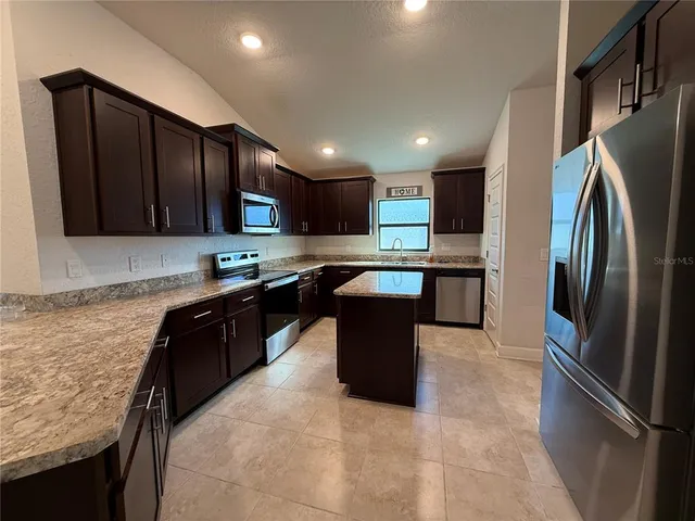 $2,500 | 330 Citrus Pointe Drive, Davenport, FL 33837