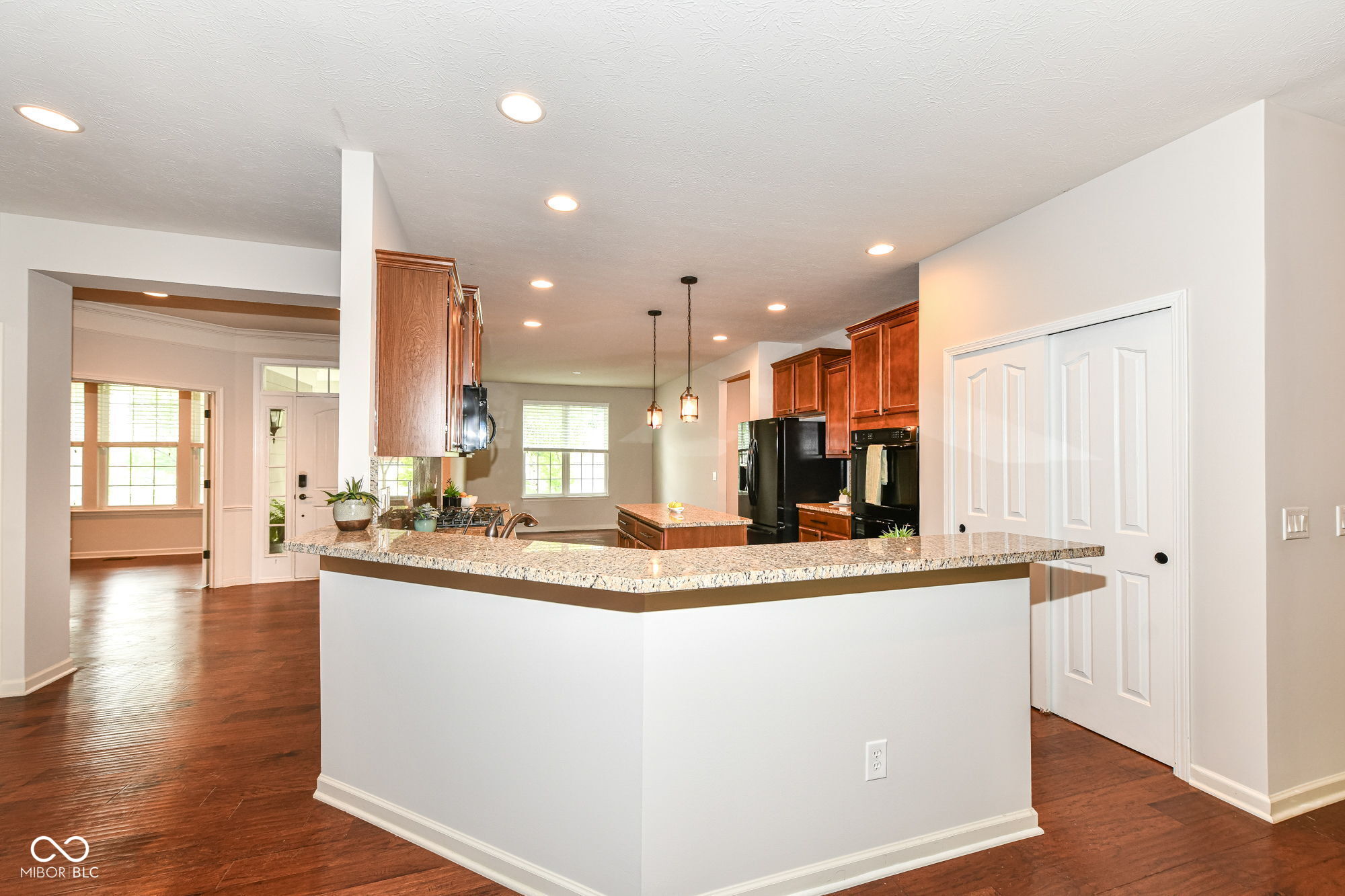 14375 Pendragon Way Fishers, IN 46037 - Photo 12 of 39