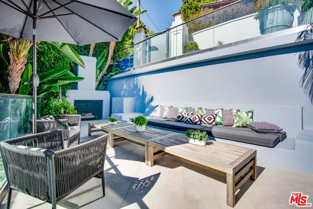 a view of sitting space with furniture