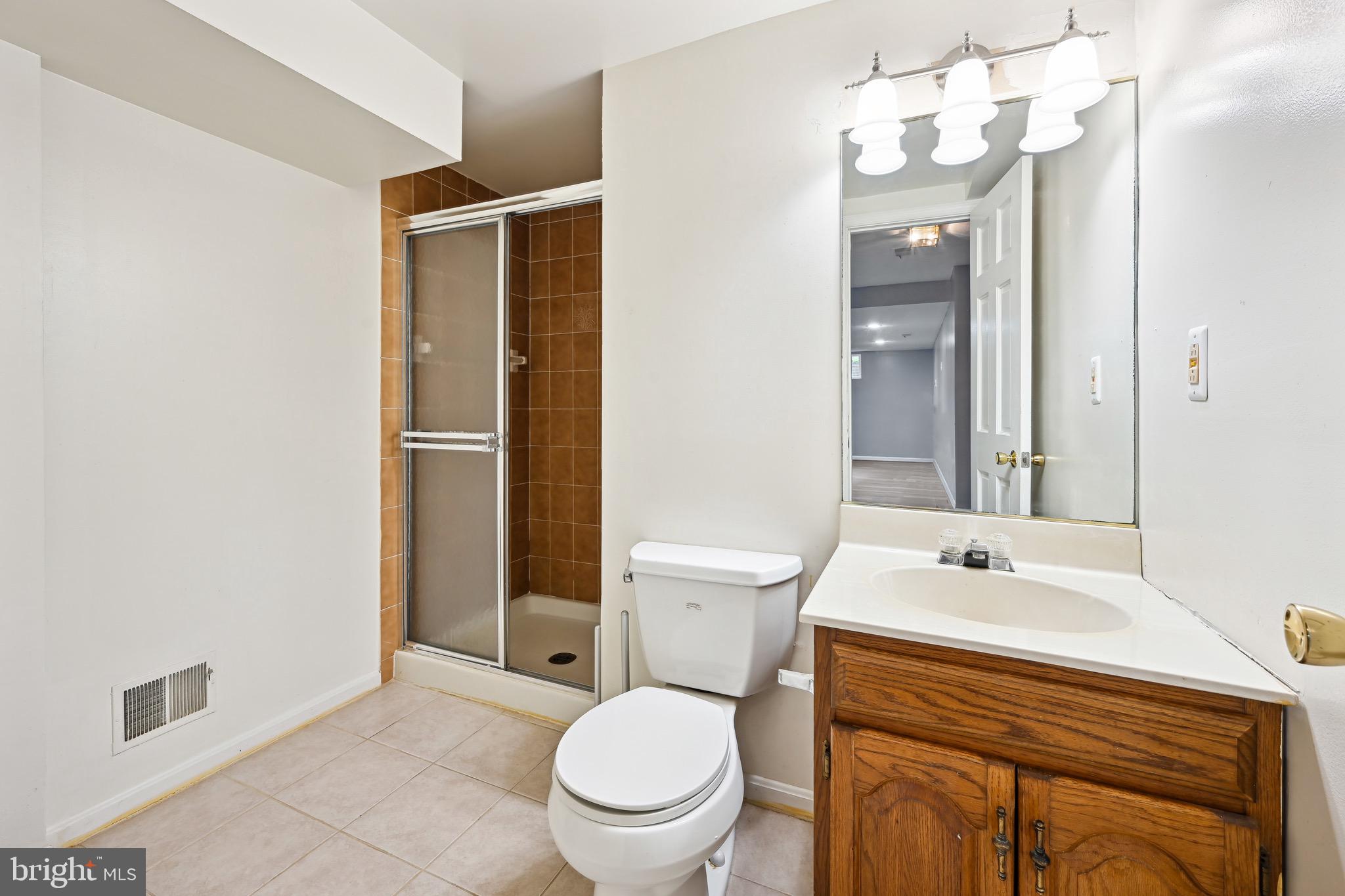 205 Montvale Terrace Silver Spring, MD 20904 - Photo 4 of 8