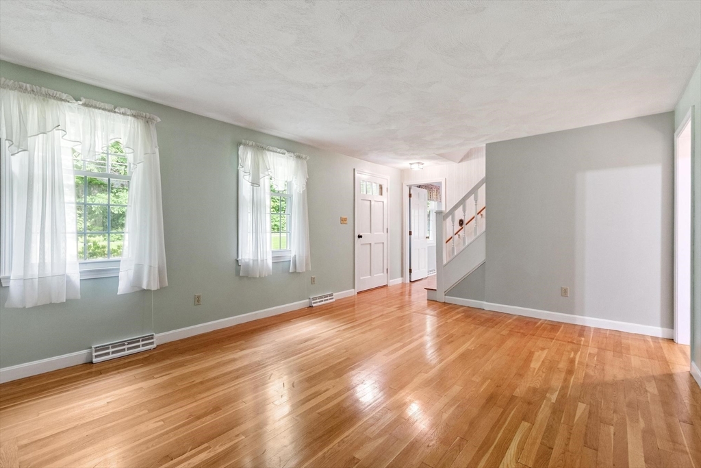 83 Providence Road Westford, MA 01886 - Photo 15 of 41