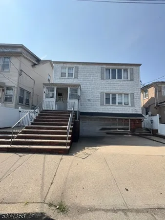$2,400 | 128 Grove Street, Unit 2, Bloomfield, NJ 07003