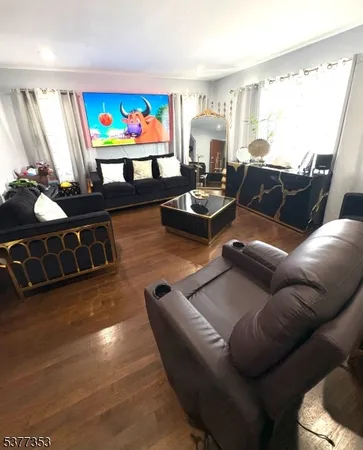 $2,400 | 128 Grove Street, Unit 2, Bloomfield, NJ 07003